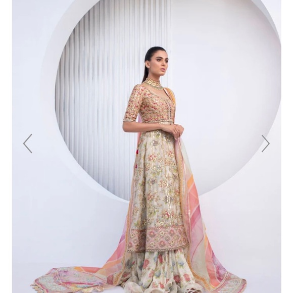 Pakistani Formal Dress/ Designer Sania Maskatiya - Picture 5 of 12